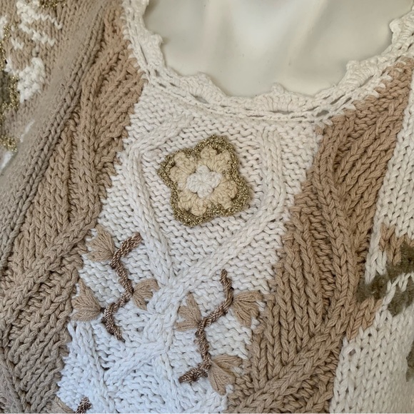 v i n t a g e ::  Oversized Floral Embroidered Cable Knit Granny Sweater - Picture 11 of 12